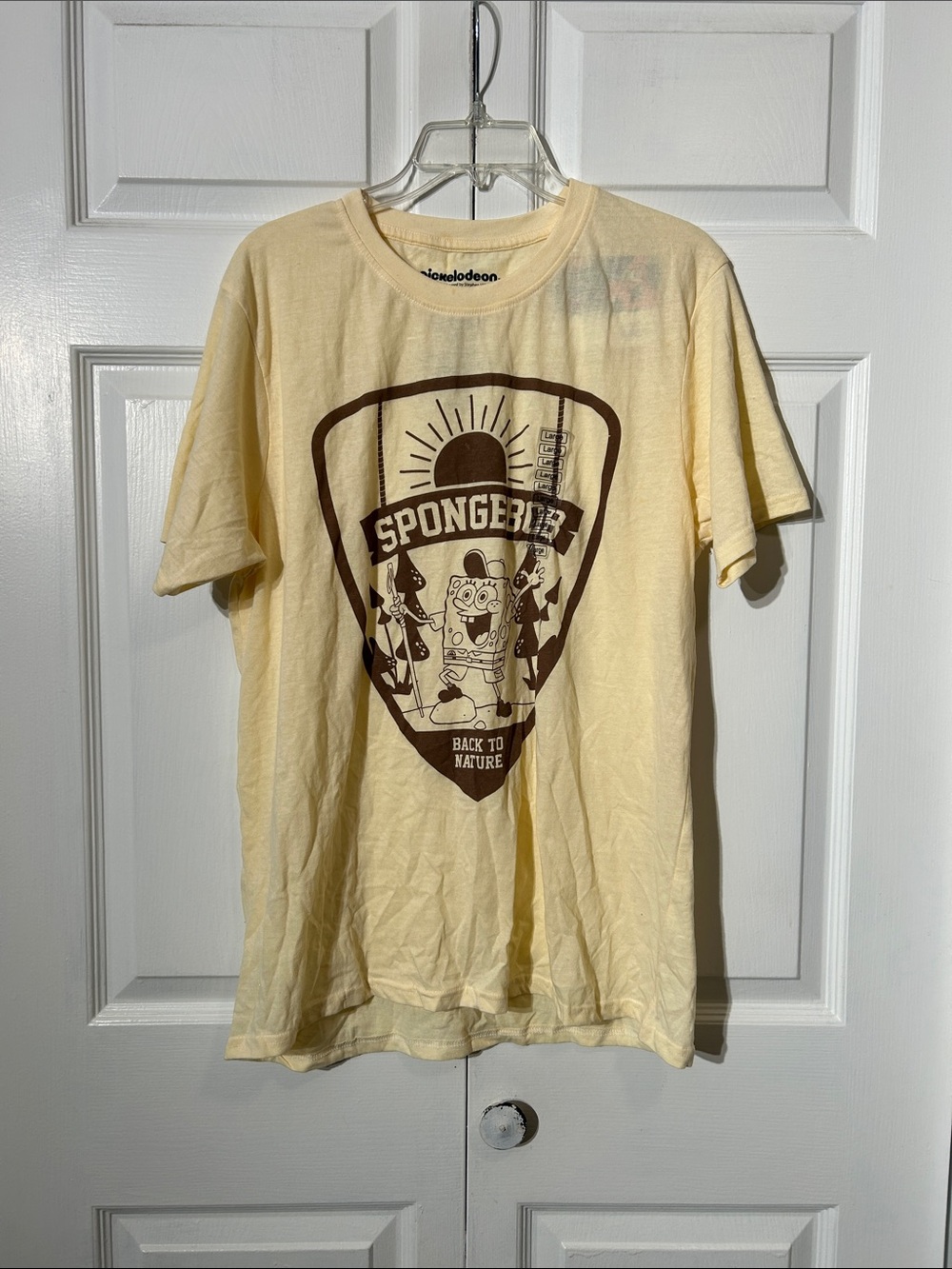 NWT & flaw Nickelodeon SpongeBob Yellow T-Shirt with Brown Graphic size Large